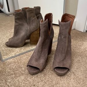 Jeffrey Campbell Oath Suede Stacked Heeled Peeptoe Ankle Booties Size 7